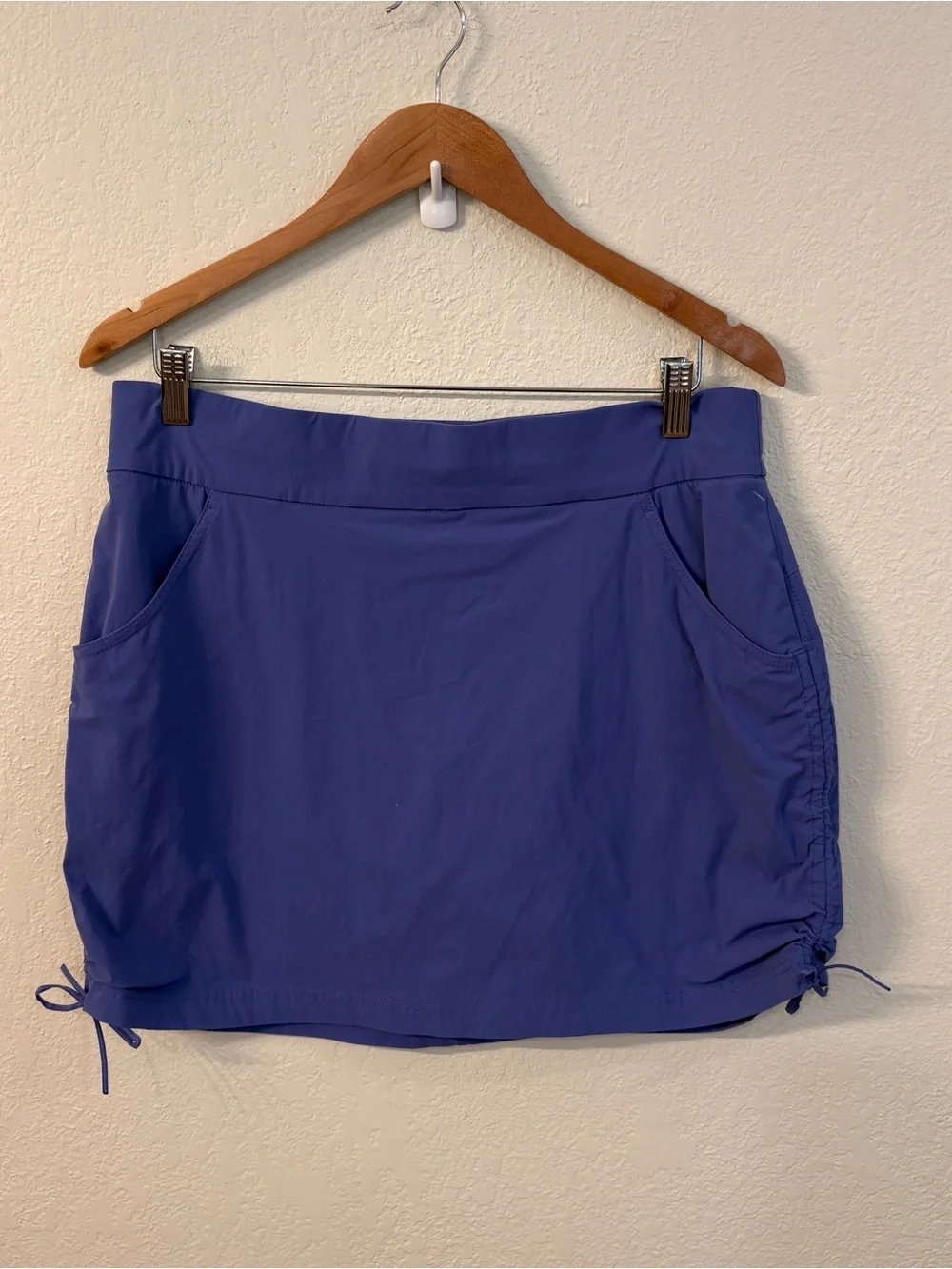 North Face, Columbia, Tommy Bahama skorts size large bundle of 3